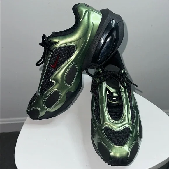 Women’s Nike Air Max Muse Metallic Oil Green - Picture 7 of 8